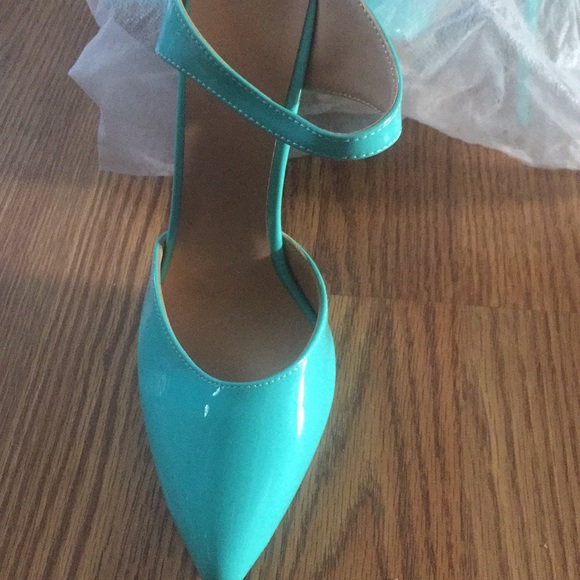 Shoes - Picture 3 of 3